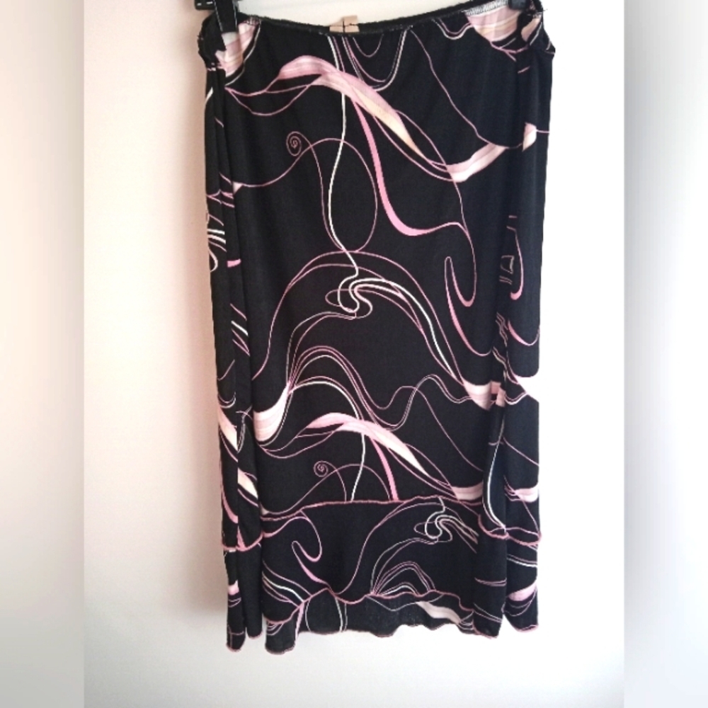 Vintage Knee length stretchy skirt from the  2000's